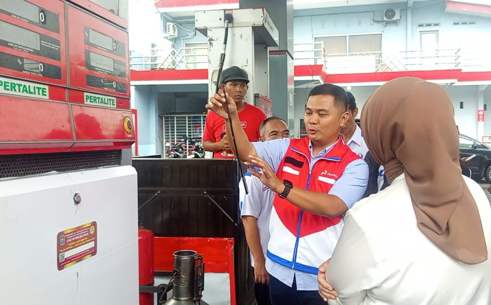 Bupati Lumajang Sidak SPBU Bupati Lumajang Sidak SPBU, Cek Dugaan Pertalite Campur Air