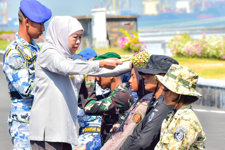 Pembaretan Kolektif SMA Negeri Taruna se-Jatim, Khofifah Tegaskan Disiplin dan Integritas