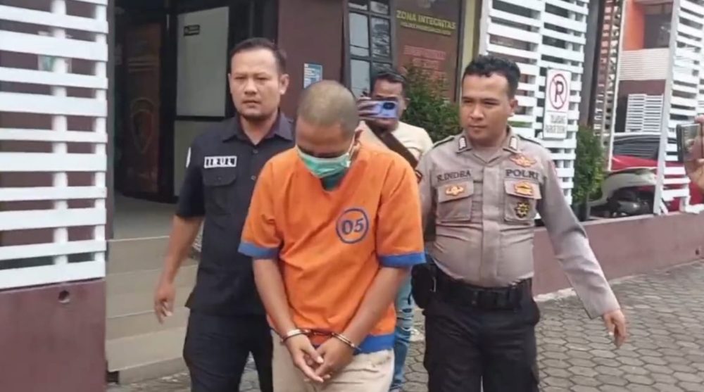 ASN Pasuruan Diringkus Polisi, Diduga Cabuli Keponakan di Probolinggo ASN Pasuruan Diringkus Polisi, Diduga Cabuli Keponakan di Probolinggo