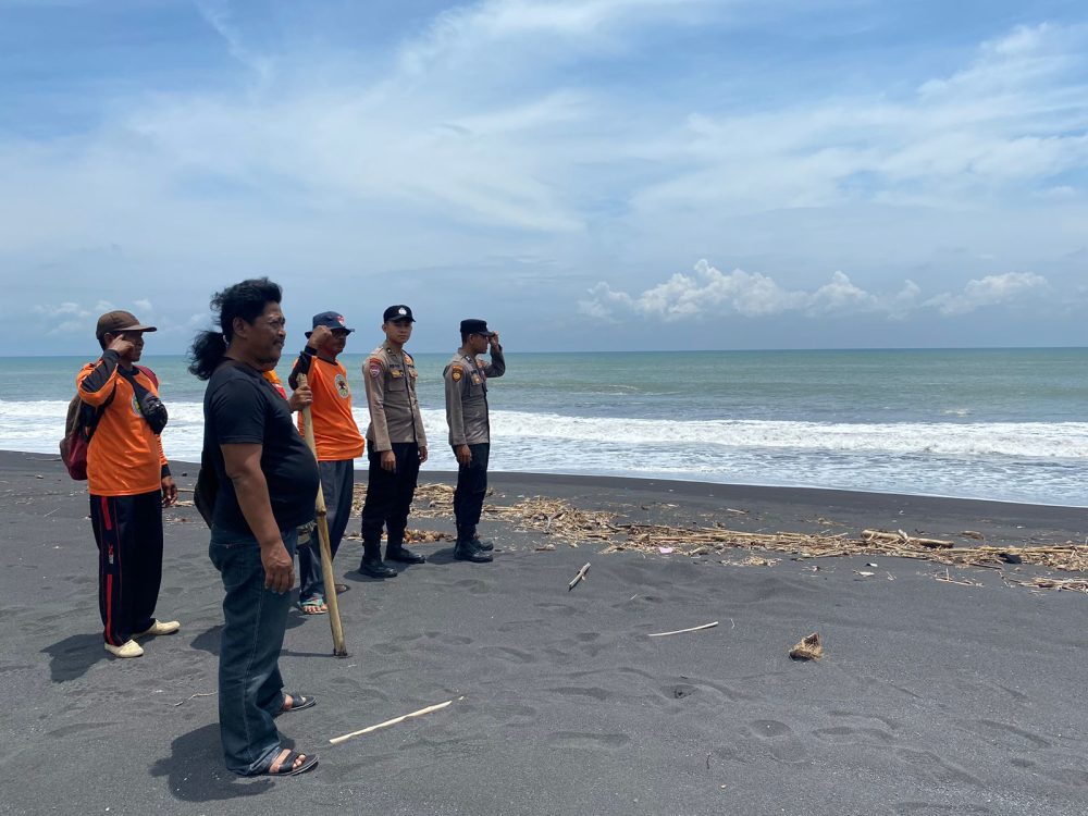 Banjir dan Longsor Lumajang Satu Orang Tewas, Dua Hilang Banjir dan Longsor Lumajang: Satu Orang Tewas, Dua Hilang