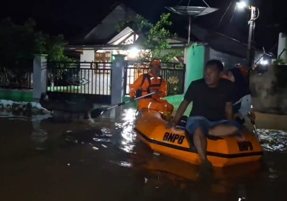 Delapan Kecamatan di Lumajang Terdampak Banjir, Longsor dan Pohon Tumbang Delapan Kecamatan di Lumajang Terdampak Banjir, Longsor dan Pohon Tumbang