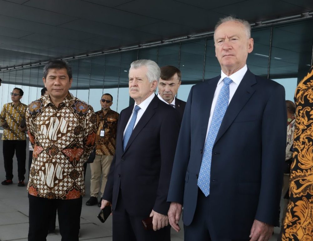 Pelindo Jajaki Kolaborasi Logistik dengan Rusia Pelindo Jajaki Kolaborasi Logistik dengan Rusia