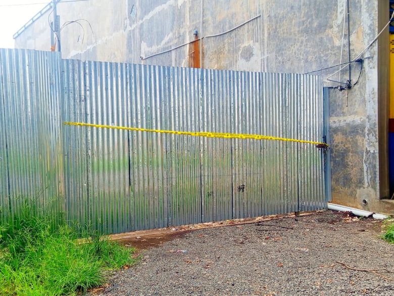 Polisi Segel Gudang Diduga Penyimpanan Solar Subsidi di Lumajang Polisi Segel Gudang Diduga Penyimpanan Solar Subsidi di Lumajang