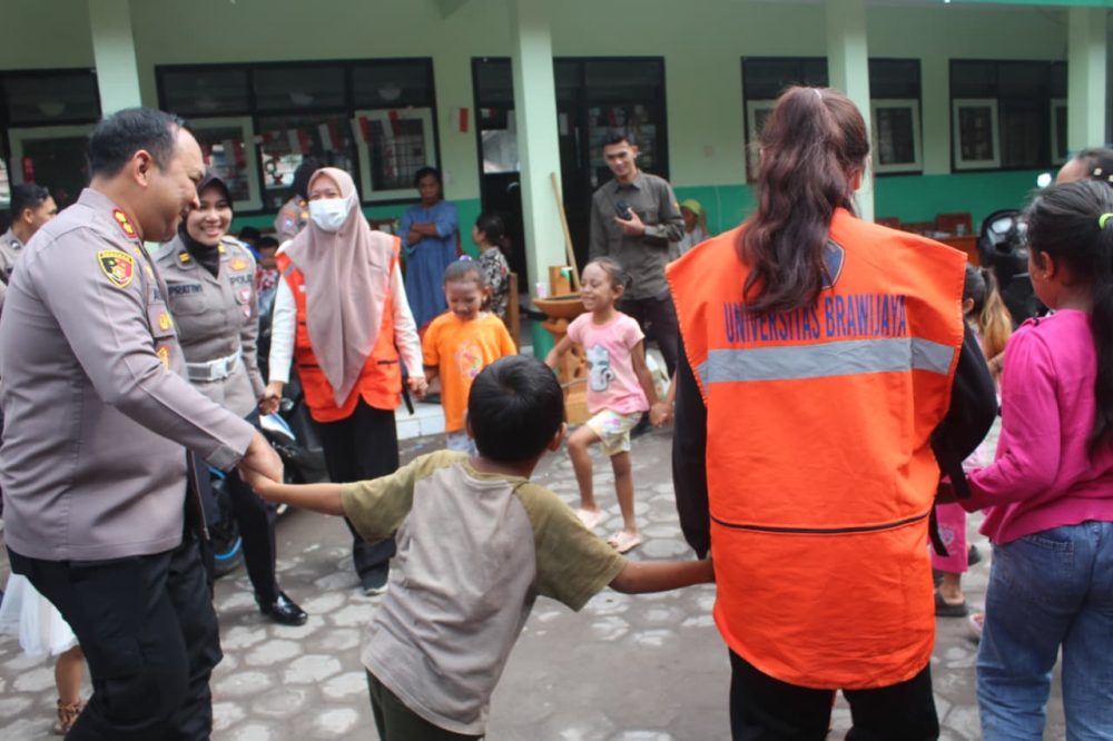 Anak-Anak Pengungsi Ikuti Trauma Healing
