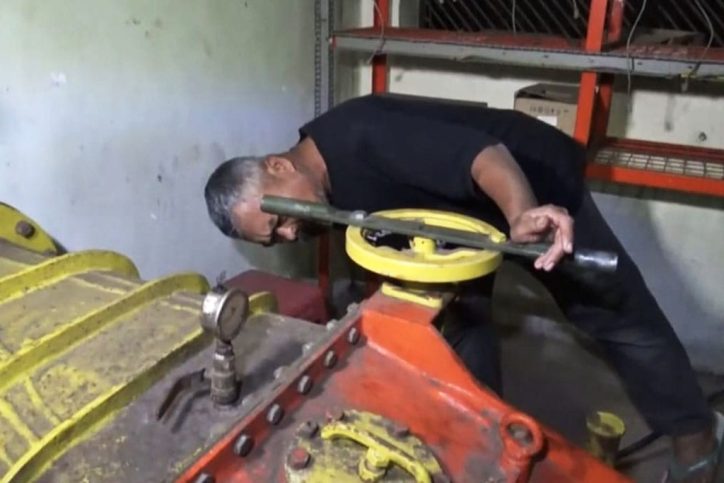 Sucipto, Penjaga Terang dari Lereng Semeru