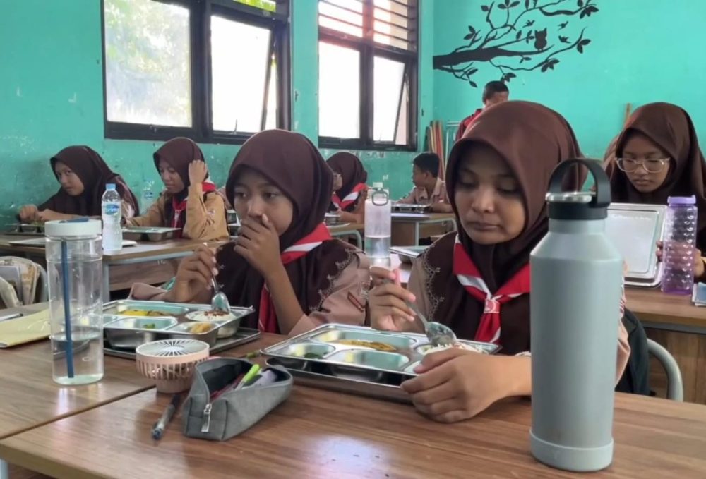 TNI Kawal Ketat Program Makan Bergizi Gratis di Surabaya