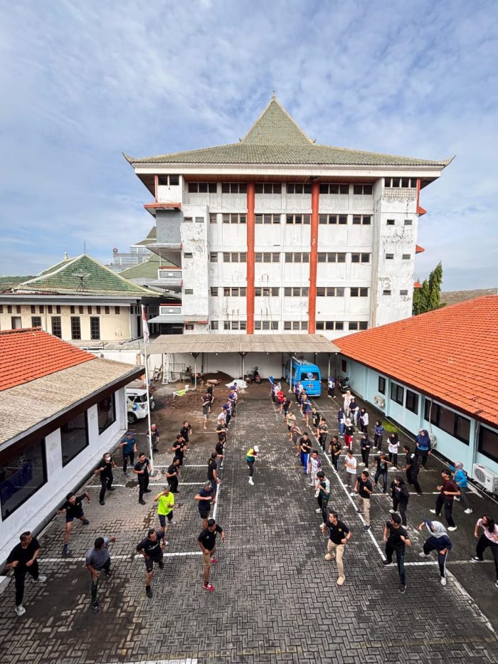 Hotel Santika Pandegiling Rayakan Hari Ayah dan HKN Bersama BNN Surabaya