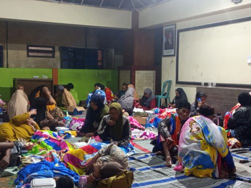 1.131 Warga Mengungsi Akibat Erupsi Semeru