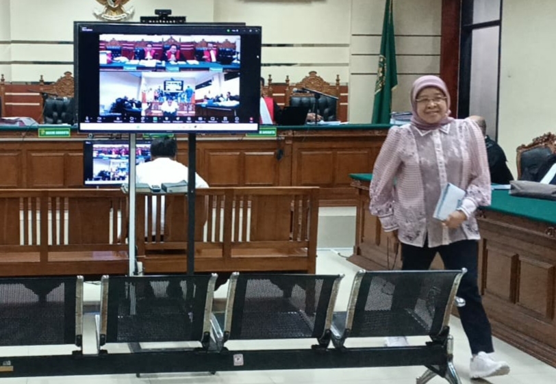 Hakim Soroti Jawaban Eks Kadis PU Erna Purnawati, Singgung Upaya Menyelamatkan Diri
