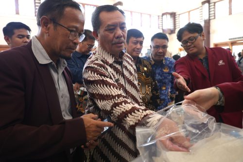 Rekor MURI Diraih, Surabaya Kokoh sebagai Barometer Inovasi Nasional Rekor MURI Diraih, Surabaya Kokoh sebagai Barometer Inovasi Nasional