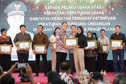 Pemkot Surabaya Apresiasi 26 Pelaku Usaha Taat Lingkungan Pemkot Surabaya Apresiasi 26 Pelaku Usaha Taat Lingkungan