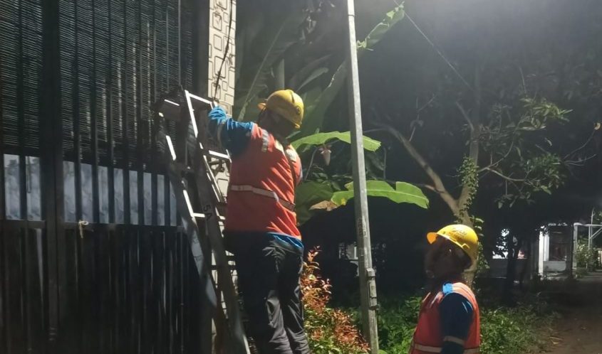 Gerak Cepat PLN ULP Karangpilang Tanggapi Laporan Listrik Padam, Warga Beri Apresiasi