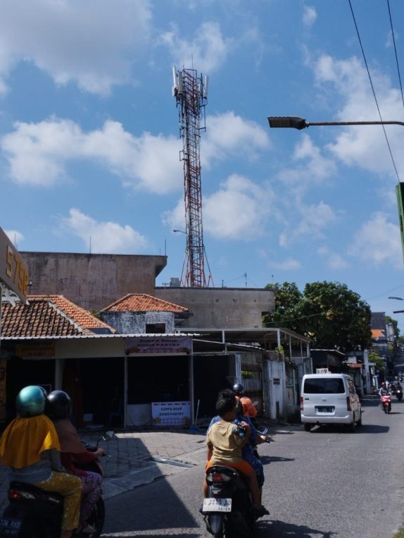 Tower Jalan Pakis Resahkan Warga, Komisi C DPRD Kota Surabaya Turun Gunung