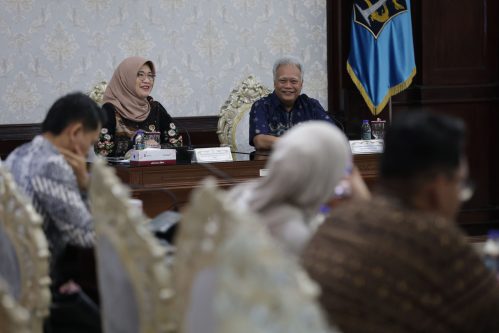 Pemkot Surabaya Sabet Peringkat Pertama PIMTI Awards 2025