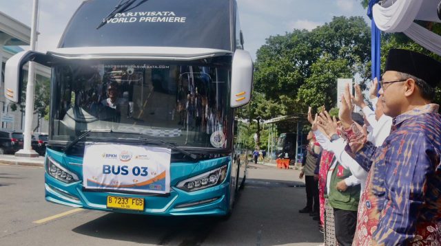 BPKH Berangkatkan 675 Peserta Balik Kerja dari Surabaya, Antusiasme Masyarakat Tinggi