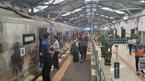 Arus Balik Lebaran Mulai Meningkat, KAI Daop 8 Surabaya Layani Lebih dari 54 Ribu Penumpang Hari Ini