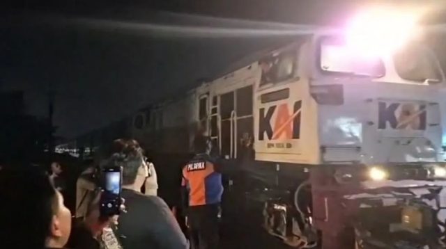 Insiden KA Blambangan Ekspres Tertemper Truk di Probolinggo, Dua Kereta Tujuan Surabaya Alami Keterlambatan