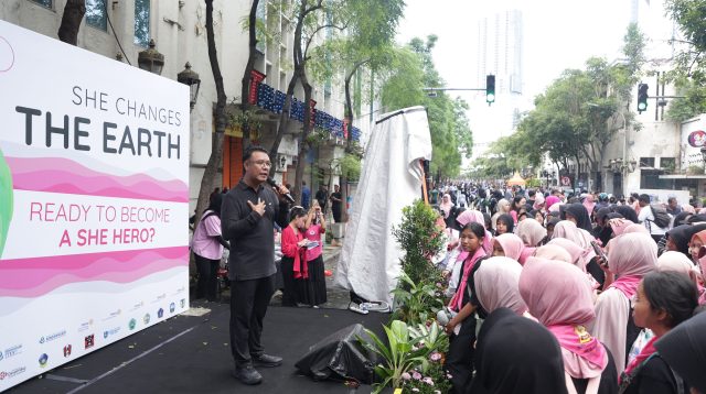 Peringati Hari Bumi, Pemkot Surabaya dan Bumbi Deklarasikan Gerakan Kurangi Pemakaian Pembalut Sekali Pakai