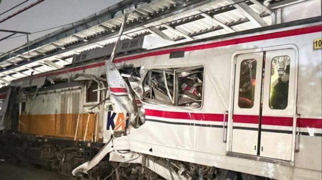 KA Argo Bromo Anggrek Tabrak KRL di Bekasi Timur, Perjalanan Kereta Terganggu