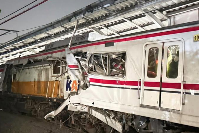 KA Argo Bromo Anggrek Tabrak KRL di Bekasi Timur, Perjalanan Kereta Terganggu