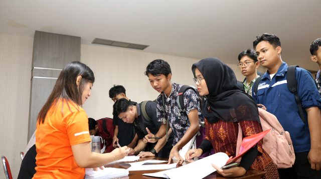 Camat dan Lurah Surabaya Sisir Kampung, Deteksi Pemuda Kesulitan Kuliah karena Faktor Ekonomi