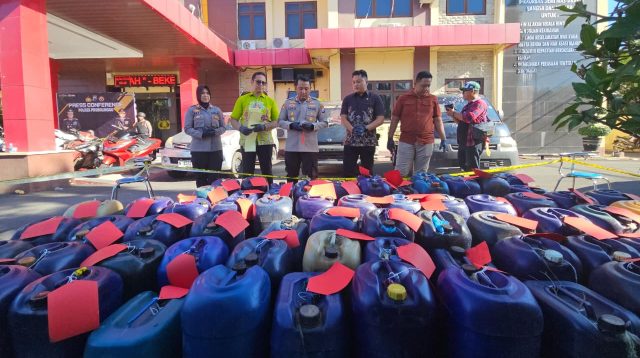 Empat Lokasi Digerebek, Praktik Penimbunan Pertalite di Probolinggo Terbongkar