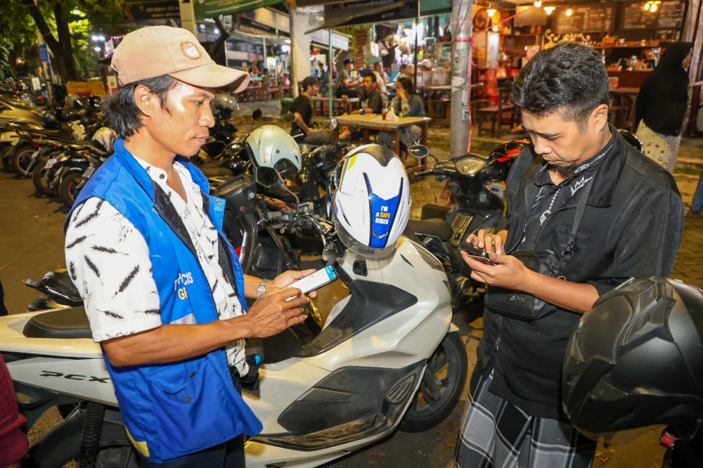 Sinergi Pemkot–Polri: Wali Kota Eri Cahyadi Akselerasi Parkir Digital di Surabaya