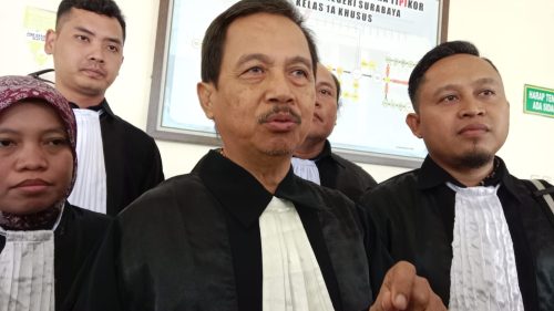 Bupati Ponorogo Nonaktif Didakwa Suap dan Gratifikasi, Kuasa Hukum: Pasalnya Tumpang Tindih Bupati Ponorogo Nonaktif Didakwa Suap dan Gratifikasi, Kuasa Hukum: Pasalnya Tumpang Tindih