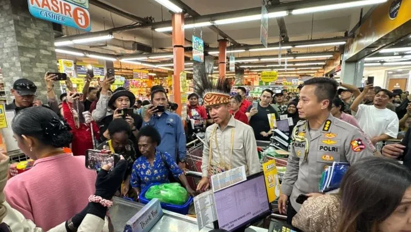 Ajak Para Ibu Papua Belanja di Supermarket, Cara Wapres Gibran Peringati Hari Kartini