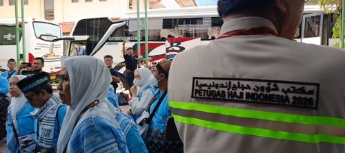 Gelombang Pertama Jemaah Haji Tiba di Asrama Haji Surabaya, 760 Calon Haji Jalani Proses Pemberangkatan