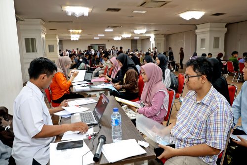 Pendaftaran Beasiswa Pemuda Tangguh Dibuka, Pemkot Surabaya Fokus Jemput Bola untuk Warga Desil 1-5