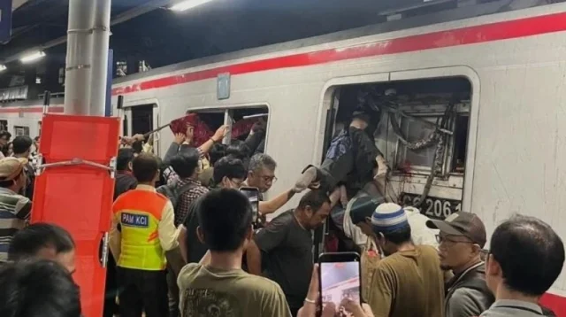 Tabrakan Maut Kereta di Bekasi, 5 Orang Meninggal Dunia
