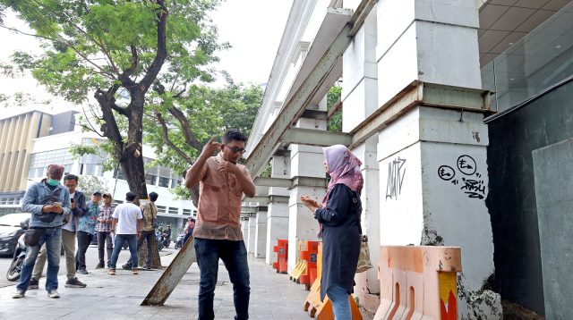 Pemkot Surabaya Bongkar Fasad Eks Toko Nam di Embong Malang Mulai Malam Ini