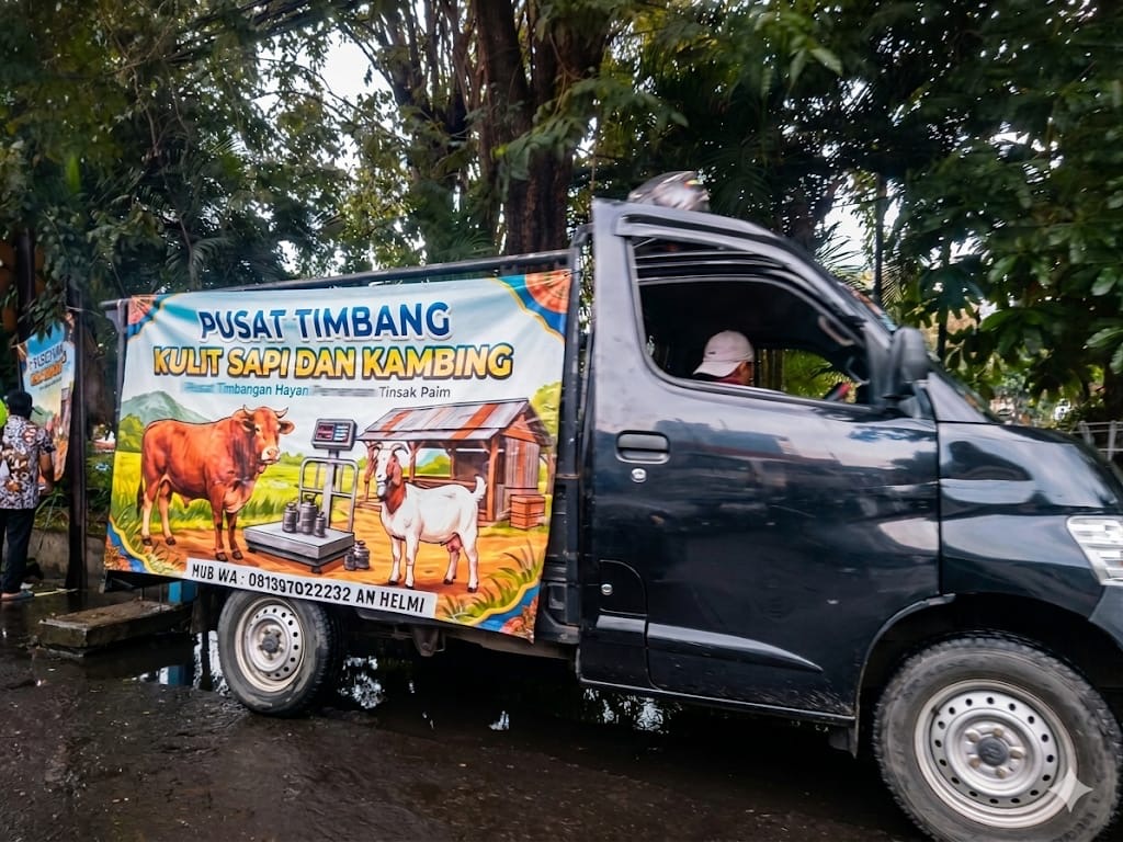 Berkah di Balik Aroma Kulit Kurban: Kisah Helmy Kebanjiran Rezeki Idul Adha