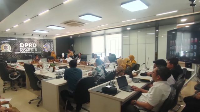 Semrawut! DPRD Surabaya Bongkar Skandal 'Pencurian Jalur' Kabel Fiber Optic dan Tunggakan Miliaran Rupiah