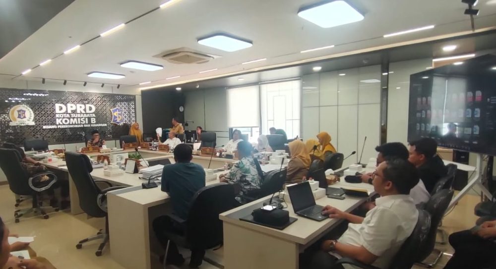 Semrawut! DPRD Surabaya Bongkar Skandal 'Pencurian Jalur' Kabel Fiber Optic dan Tunggakan Miliaran Rupiah