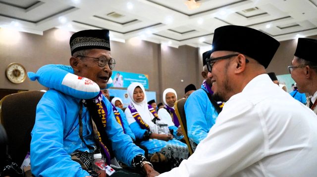 PPIH Surabaya Ingatkan Jemaah Haji Waspadai Suhu Ekstrem di Tanah Suci, Enam Jemaah Wafat