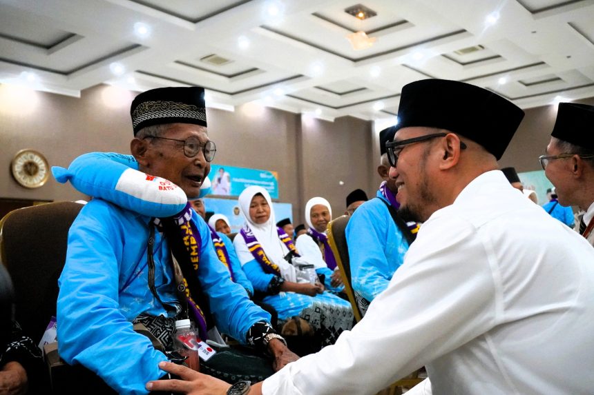 PPIH Surabaya Ingatkan Jemaah Haji Waspadai Suhu Ekstrem di Tanah Suci, Enam Jemaah Wafat