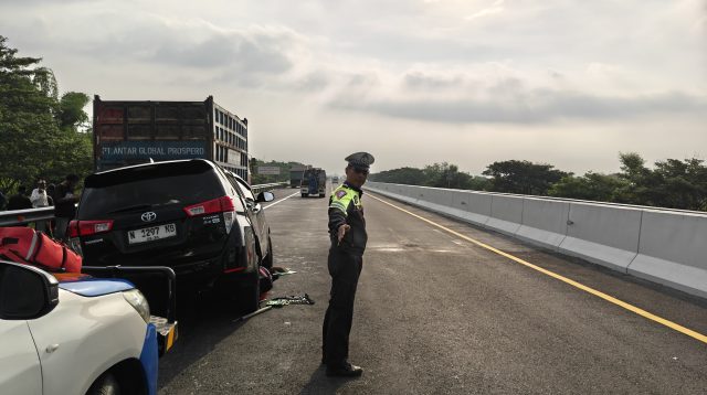 Mobil Anggota DPR RI Gus Hilman Hantam Dump Truk di Tol Paspro, Dua Staf Pendamping Tewas