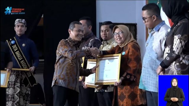 Lewat "Kemis Mlipis", Surabaya Sabet Penghargaan Nasional Revitalisasi Bahasa Daerah