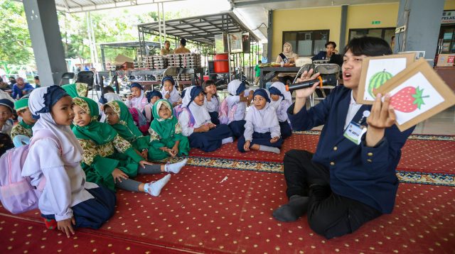Ciptakan Akses Setara, Kecamatan Pakal Hadirkan Kursus Bahasa Inggris ‘RICH’ Gratis