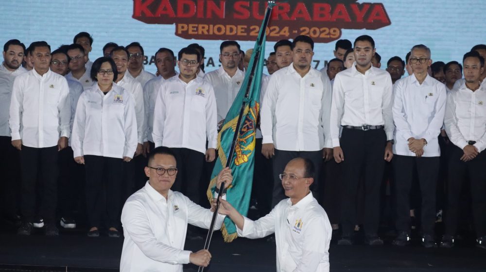 Pengurus Kadin Surabaya yang baru 155 Pengurus Kadin Surabaya 2024–2029 Dilantik di Taman Surya, Perkuat Kolaborasi dan Ekonomi Inklusif