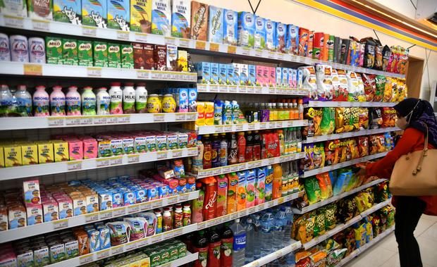 Industri Mamin Tertekan Pelemahan Rupiah, Produsen Serap Kenaikan Biaya demi Jaga Penjualan