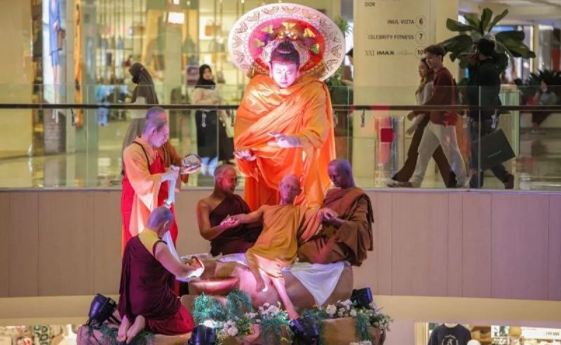 Rupang Buddha 12,3 Meter di TP Surabaya Pecahkan Rekor MURI