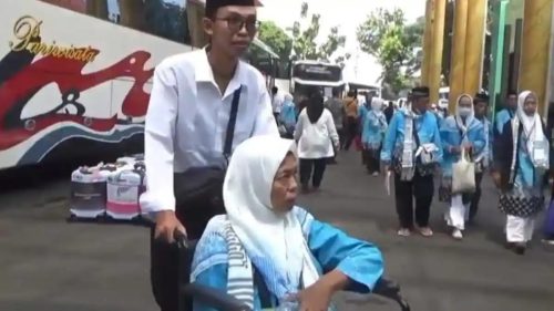 10 Jemaah Haji Embarkasi Surabaya Tunda Berangkat karena Sakit, Dirawat Intensif di RS Haji