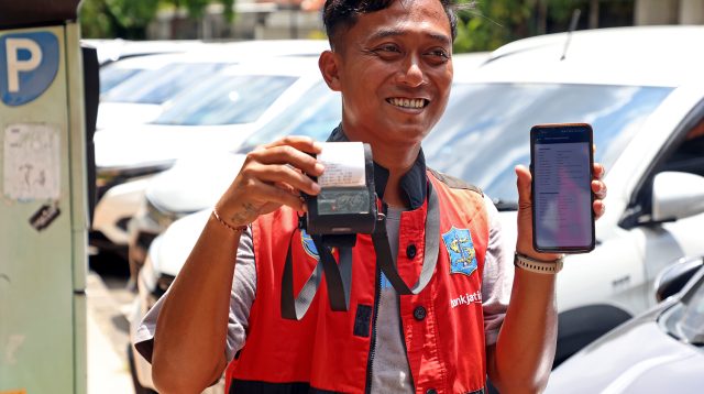 Parkir Digital Surabaya Makin Luas, Kini 819 Jukir Layani Pembayaran Non Tunai