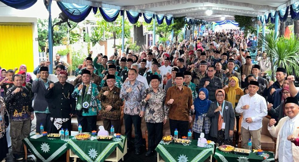 Mendikdasmen Abdul Mu’ti Terpukau di Krembangan: Ini Peresmian Terbanyak yang Saya Alami!