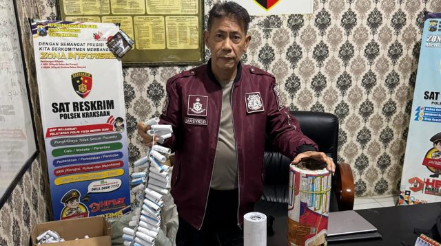 Polisi Gerebek Rumah Produksi Petasan di Probolinggo, Ratusan Petasan dan Bubuk Peledak Disita