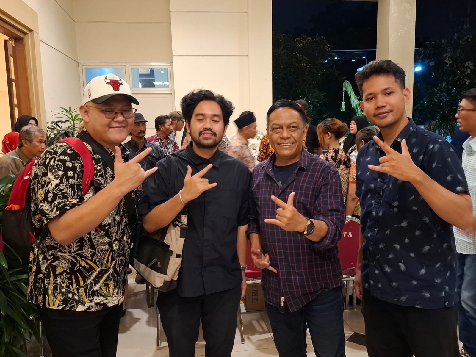 Panggung Rungkut Membara: Lahirnya 'Trah Banteng' Muda Surabaya, Penerus Biologis dan Ideologis