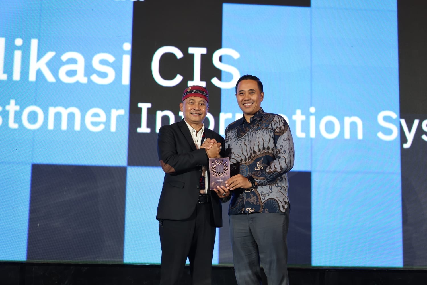 Sukses Terapkan Aplikasi CIS, PAM Surya Sembada Raih Penghargaan Nasional